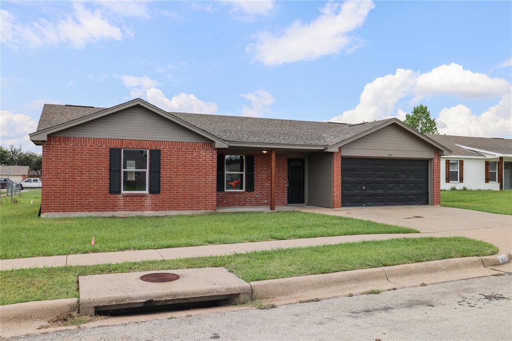 300 Sheila Drive Property Photo 2