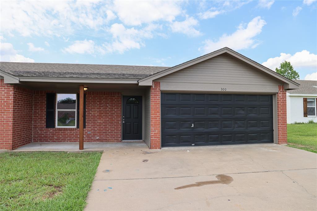 300 Sheila Drive Property Photo 4