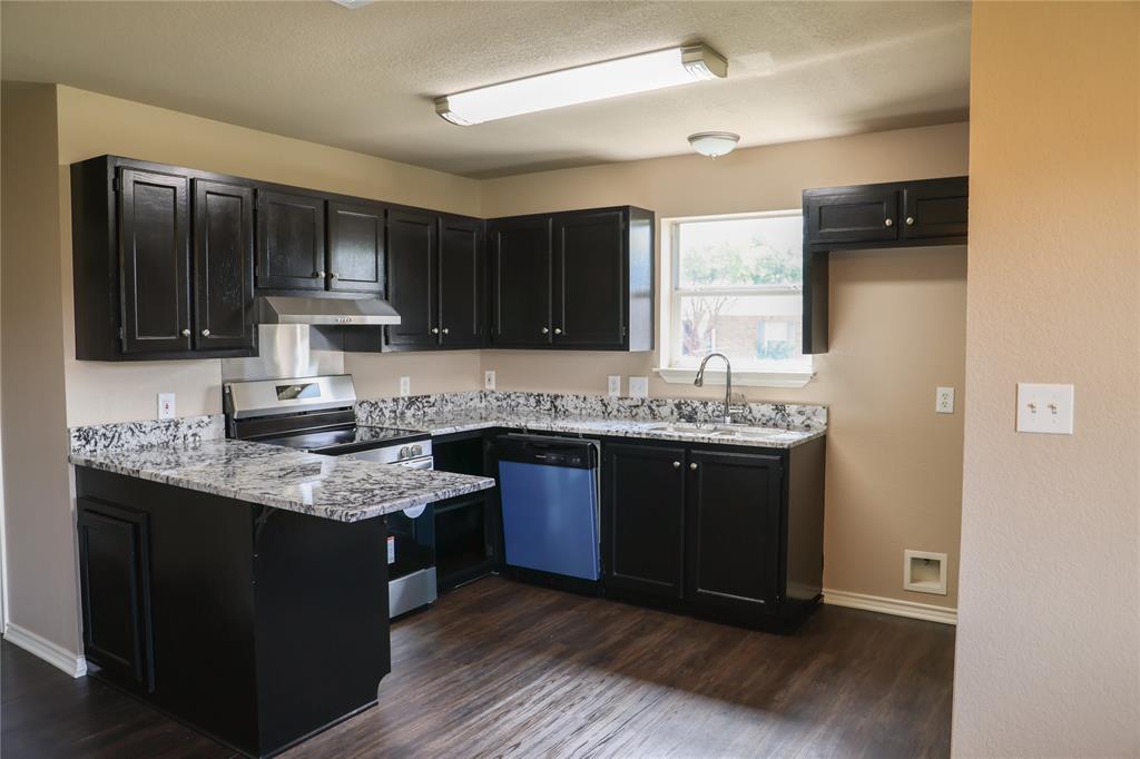 300 Sheila Drive Property Photo 10