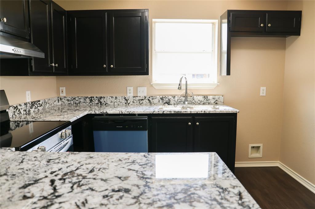 300 Sheila Drive Property Photo 12