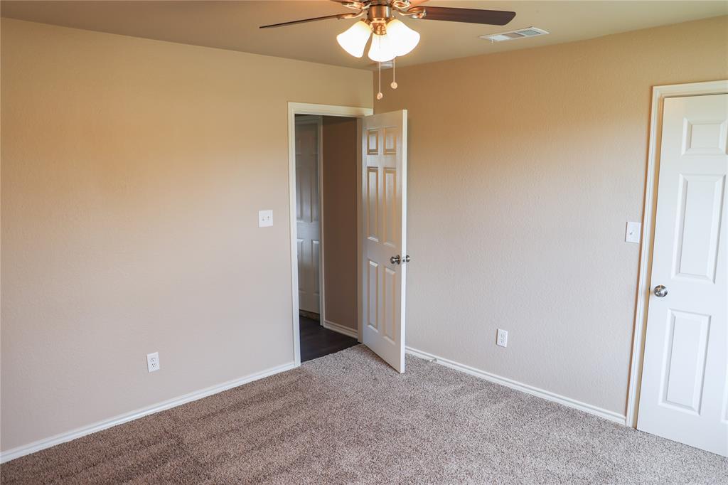 300 Sheila Drive Property Photo 16