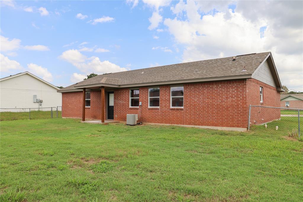 300 Sheila Drive Property Photo 25