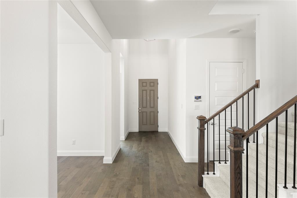 1309 Nathan Lane Property Photo 3
