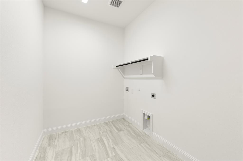 1309 Nathan Lane Property Photo 6