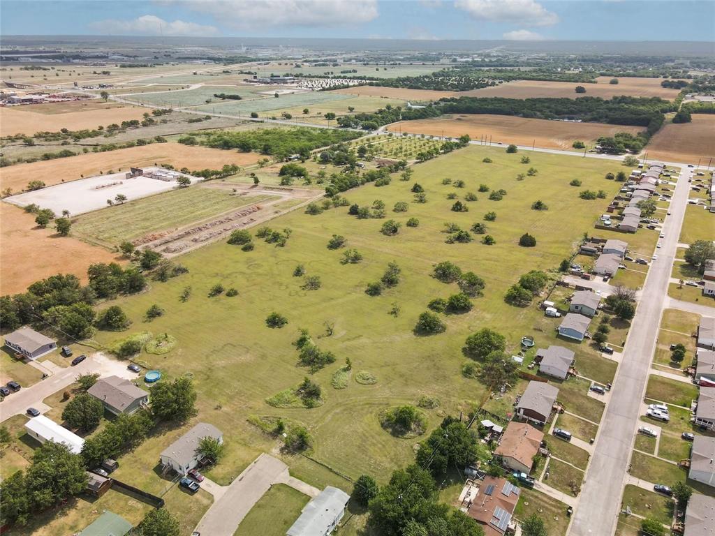 2209 N Nolan River Road Property Photo 6