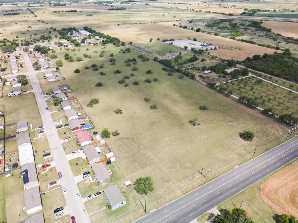 2209 N Nolan River Road Property Photo 8