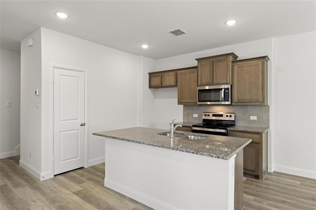 3136 Patrick Street Property Photo 5