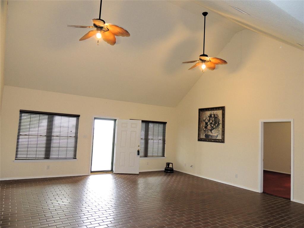 1705 S Access Road Property Photo 5