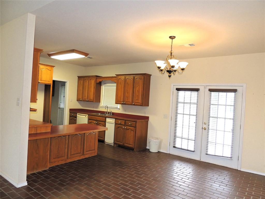 1705 S Access Road Property Photo 8