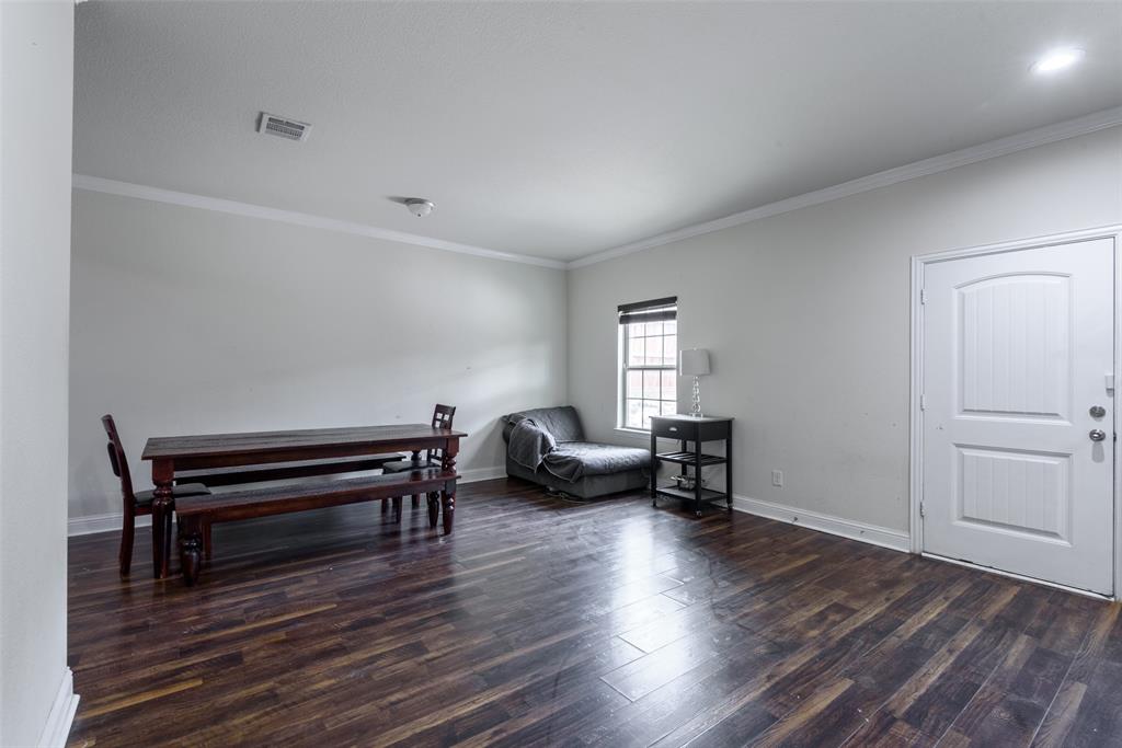 310 S Justin Avenue Property Photo 6