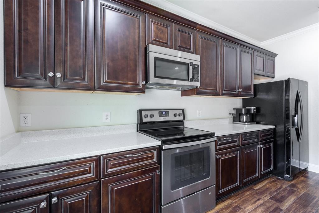 310 S Justin Avenue Property Photo 12