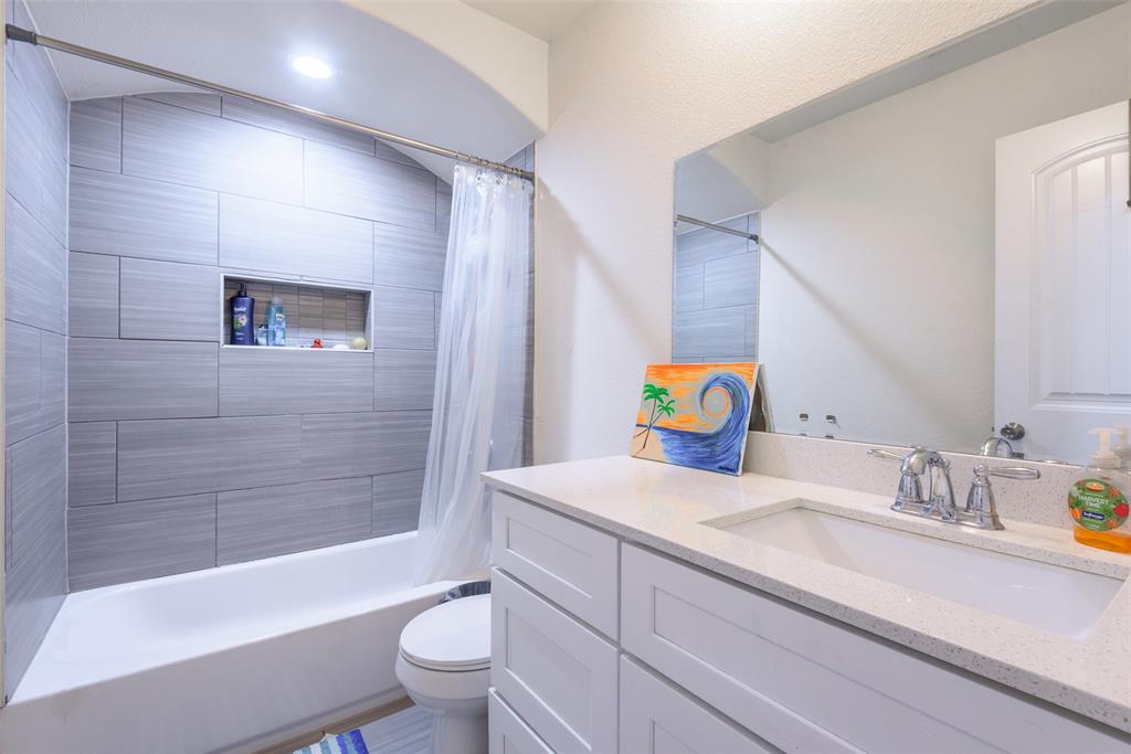 310 S Justin Avenue Property Photo 16