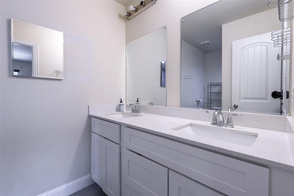 310 S Justin Avenue Property Photo 18