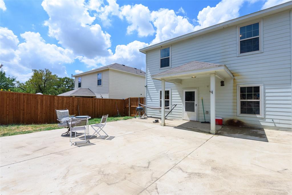 310 S Justin Avenue Property Photo 20