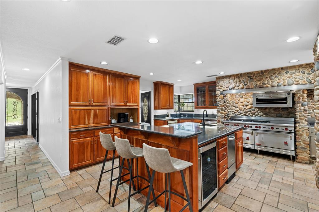 6005 Englishoak Drive Property Photo 6