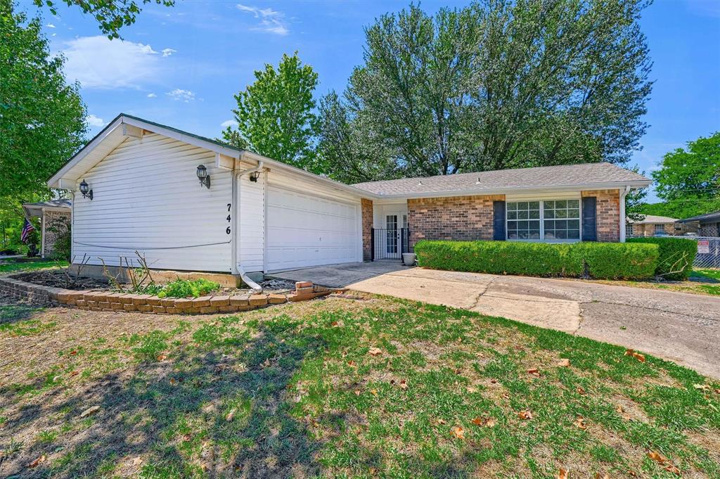 746 Hillside Drive Property Photo 3