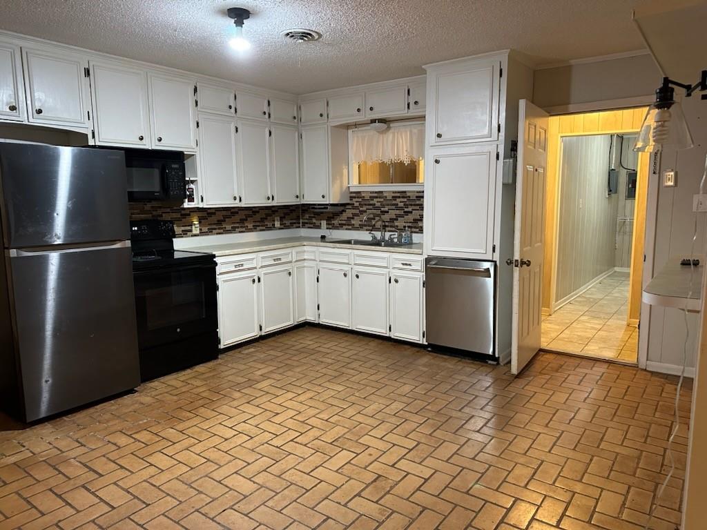 520 Ravenwood Drive Property Photo 4