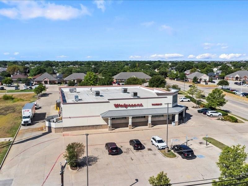 833 N Saginaw Boulevard Property Photo 5