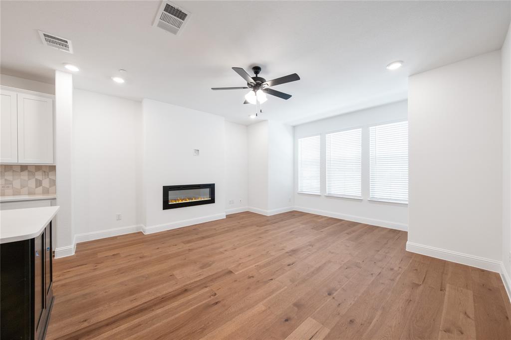 7858 Bayside Drive Property Photo 4