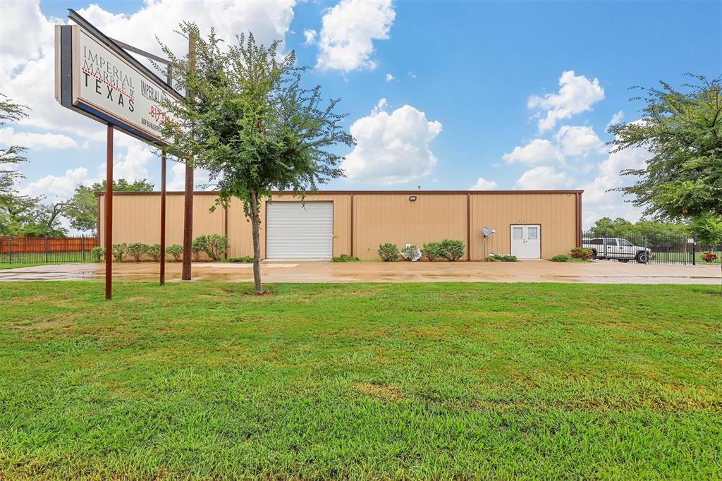 809 Burleson Retta Road Property Photo 1