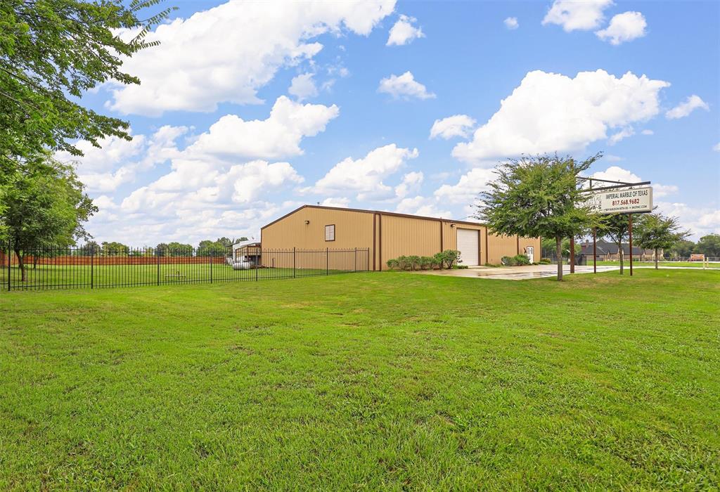 809 Burleson Retta Road Property Photo 4