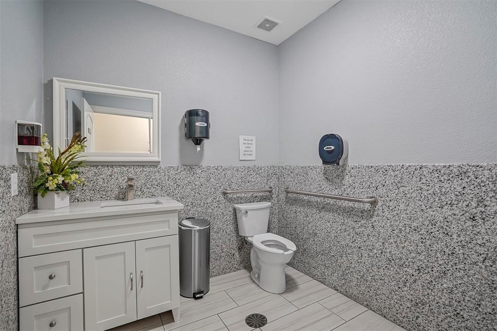 809 Burleson Retta Road Property Photo 14