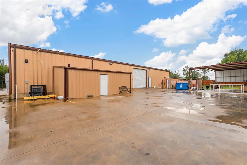 809 Burleson Retta Road Property Photo 16