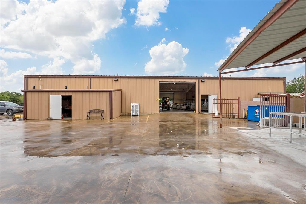809 Burleson Retta Road Property Photo 17