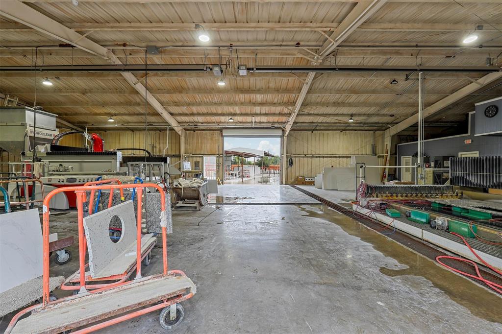 809 Burleson Retta Road Property Photo 18