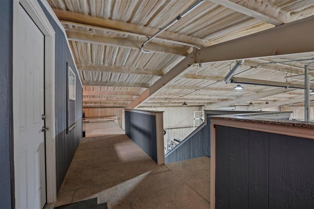809 Burleson Retta Road Property Photo 31