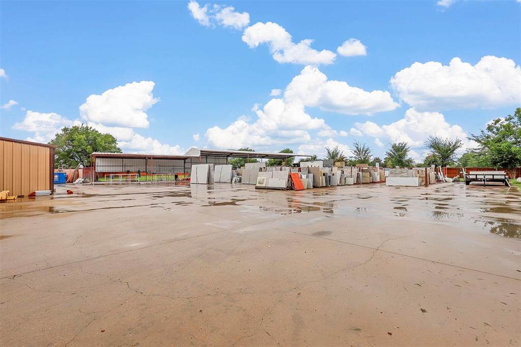 809 Burleson Retta Road Property Photo 40