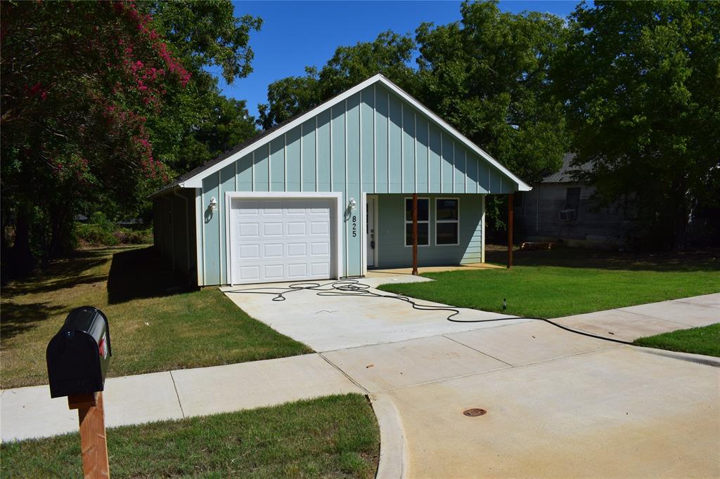 825 W Walker Street Property Photo 3