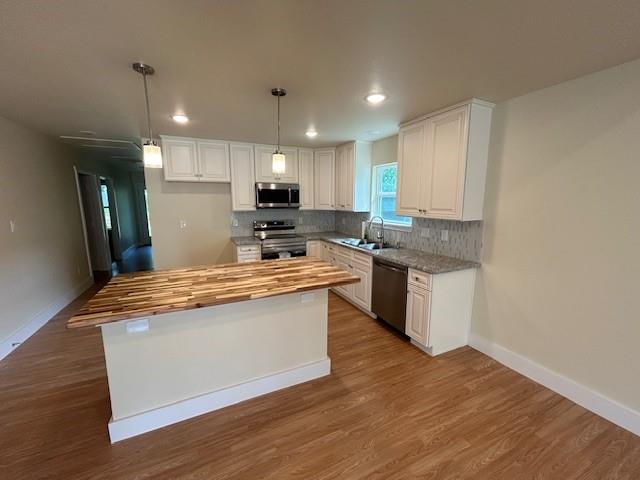825 W Walker Street Property Photo 6
