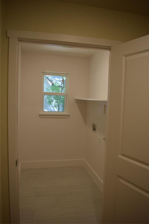 825 W Walker Street Property Photo 19