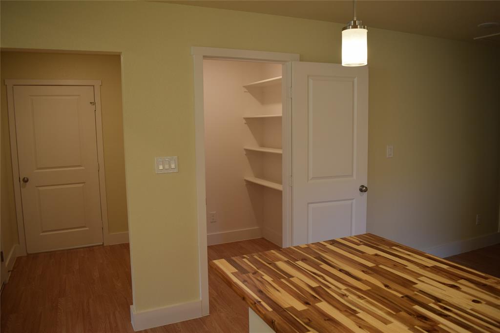 825 W Walker Street Property Photo 22