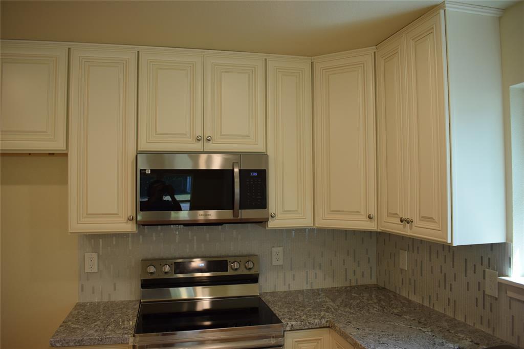 825 W Walker Street Property Photo 24