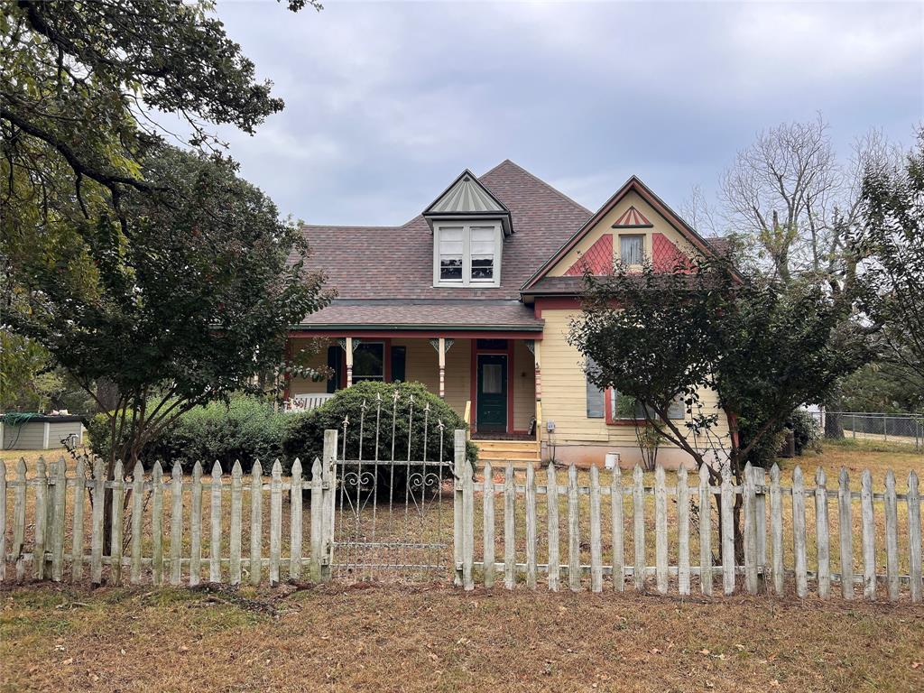 171 HCR 2418 Property Photo 1