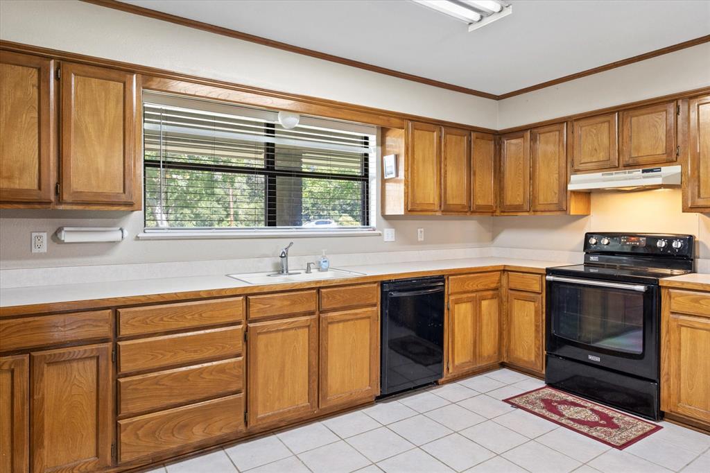 1318 N Dale Street Property Photo 5