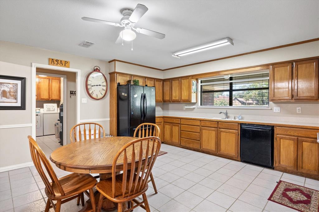 1318 N Dale Street Property Photo 6