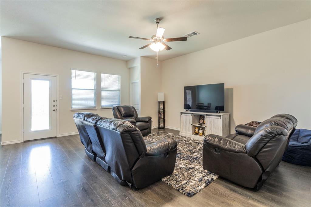 1113 Quaint Meadow Drive Property Photo 2