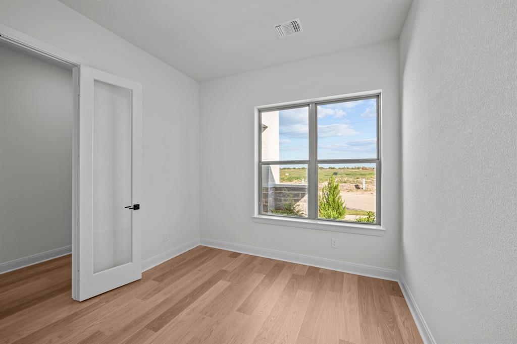 1216 Carnation Drive Property Photo 4