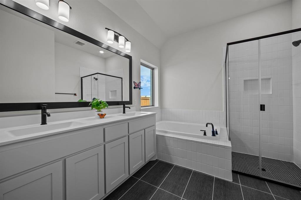 1216 Carnation Drive Property Photo 13