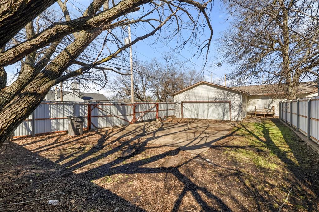 409 Jefferson Avenue Property Photo 38