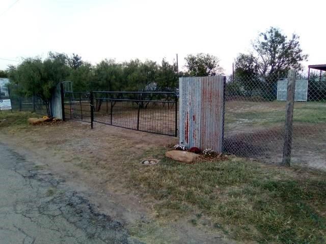 815 Pear Street Property Photo 4