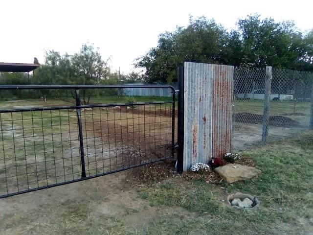 815 Pear Street Property Photo 6
