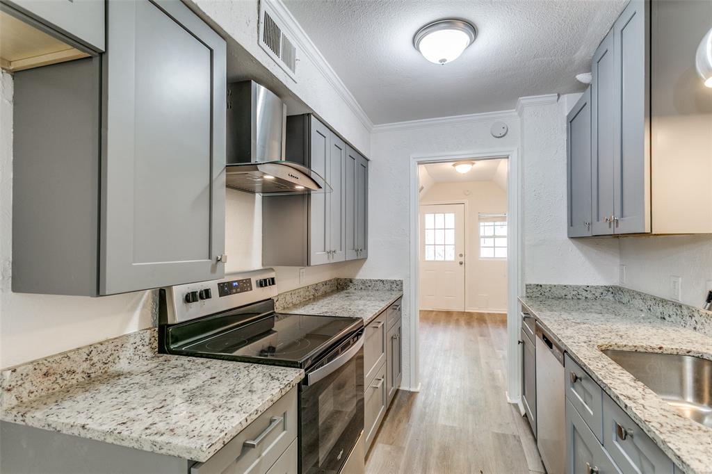 2823 Summit View Drive Property Photo 8