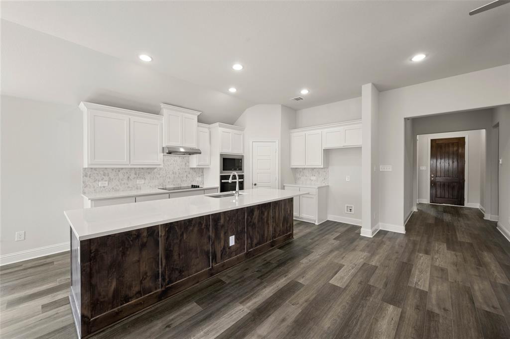 437 Elyse Road Property Photo 12