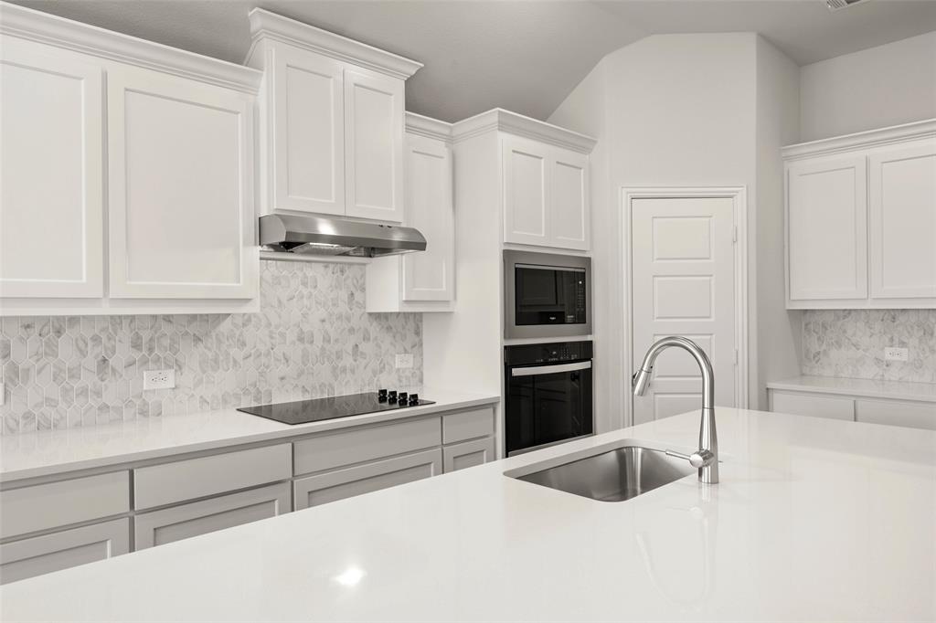 437 Elyse Road Property Photo 17