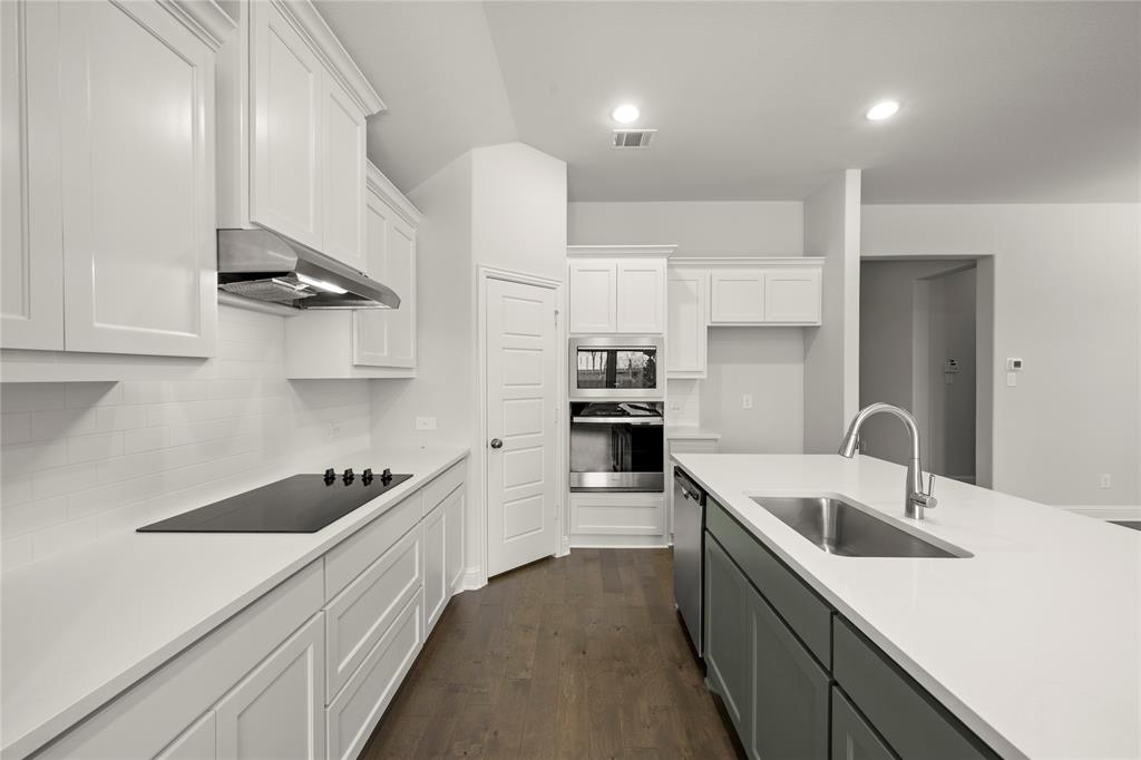 433 Elyse Road Property Photo 17