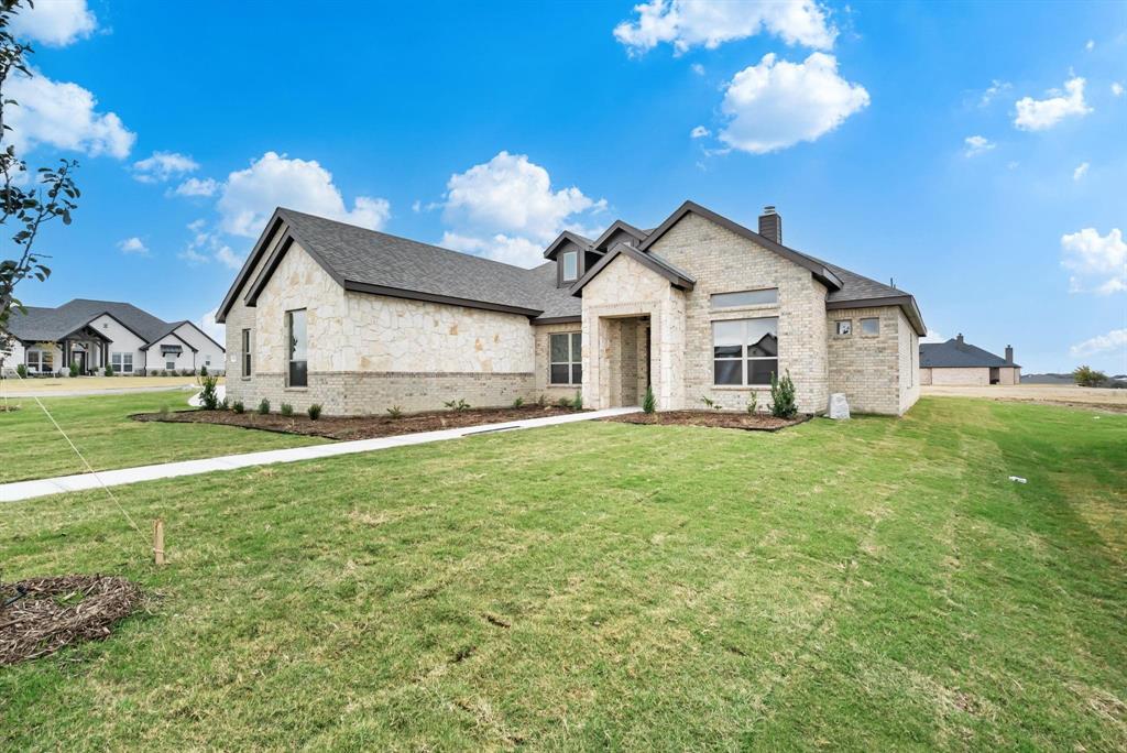 195 Coalson Crossing Property Photo 2